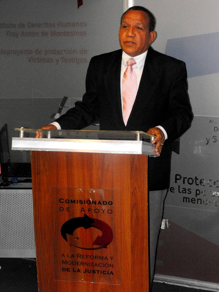 El licenciado Francisco Antonio Peña en Conferencia CARMJ